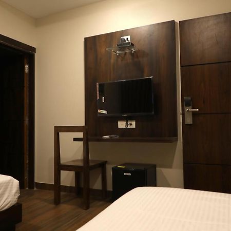 Hotel Nest ภุช ภายนอก รูปภาพ