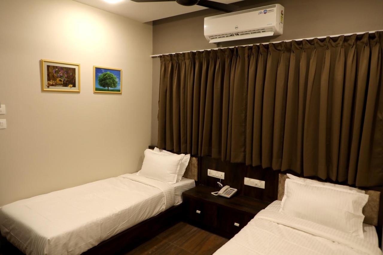 Hotel Nest ภุช ภายนอก รูปภาพ