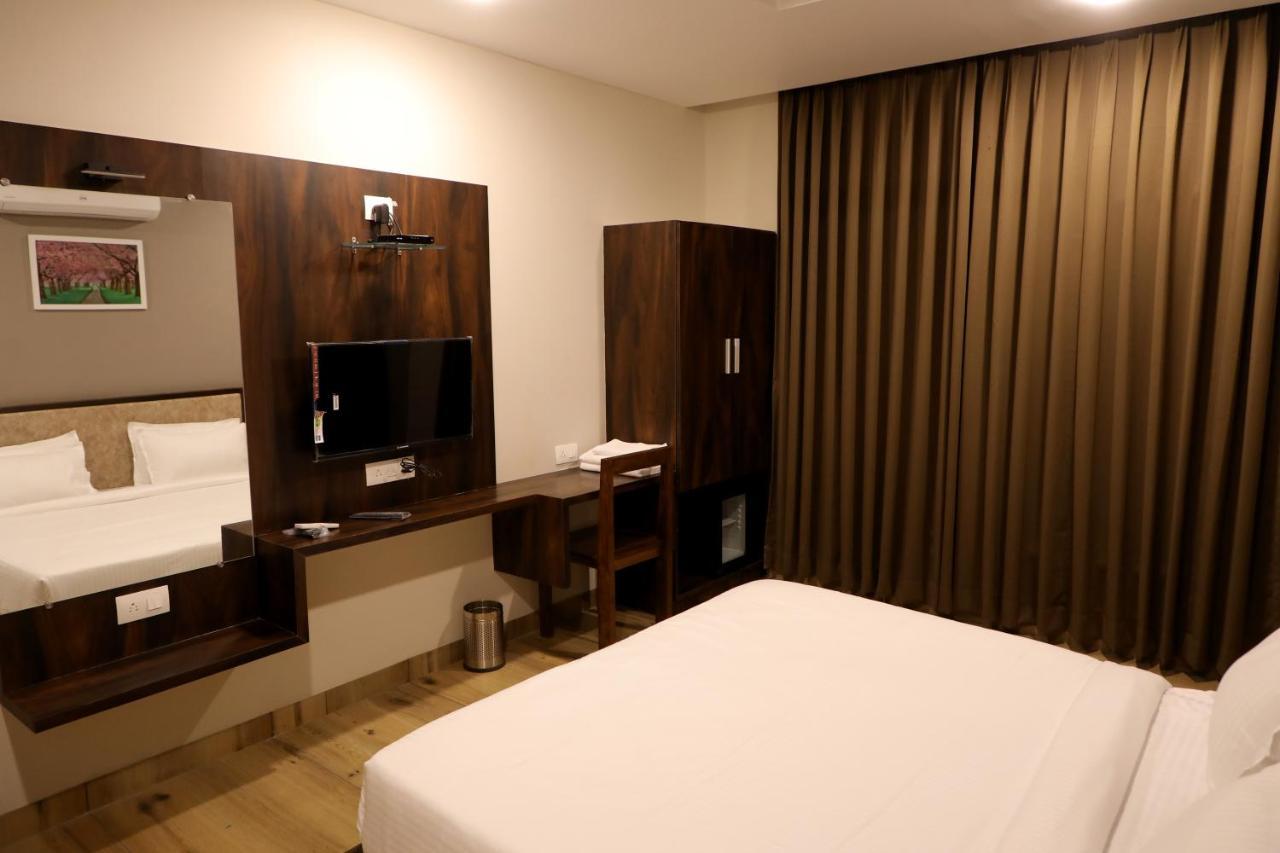 Hotel Nest ภุช ภายนอก รูปภาพ