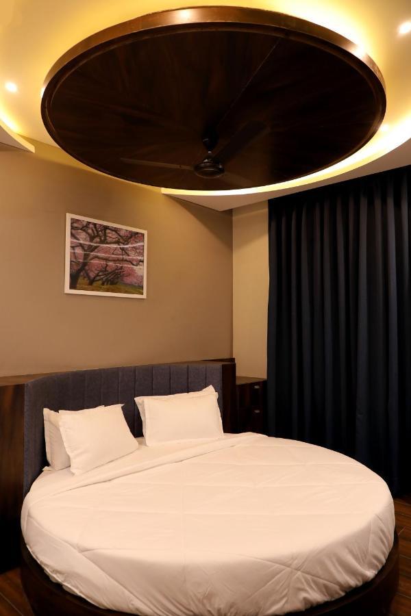 Hotel Nest ภุช ภายนอก รูปภาพ